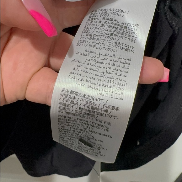 Gucci Boutique Print Cotton T-shirt - Picture 15 of 16